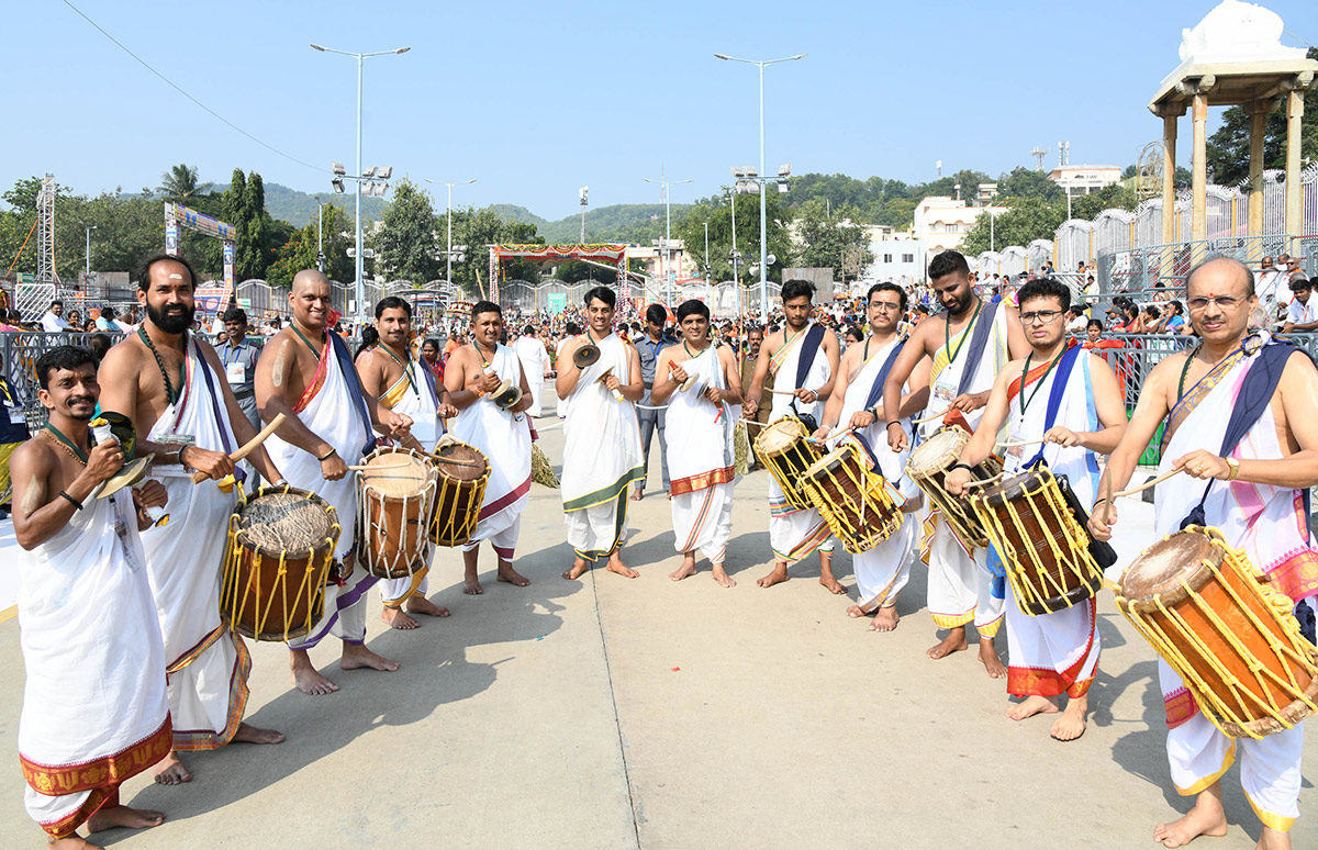 Sri Vari Navaratri Brahmotsavam 2023 Pictures  - Sakshi16