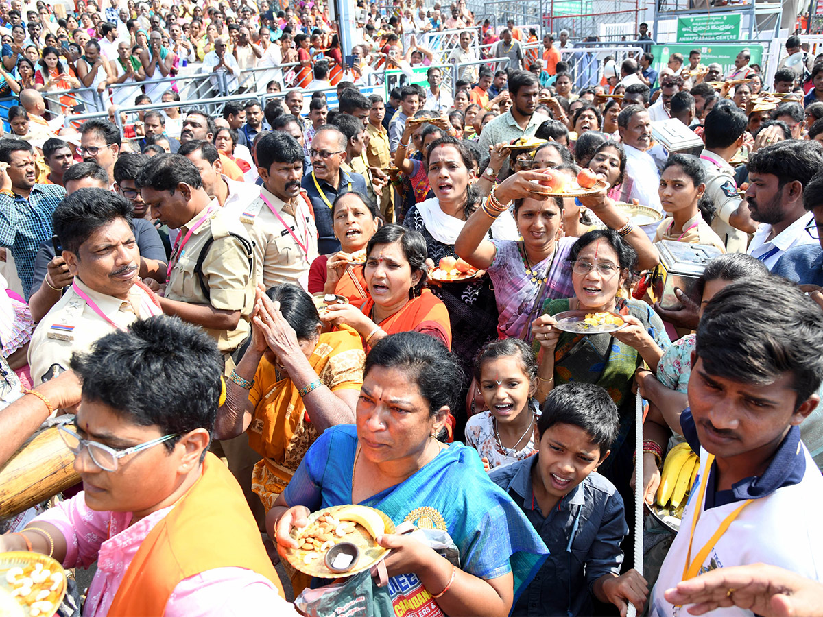 Sri Vari Navaratri Brahmotsavam 2023 Pictures  - Sakshi4