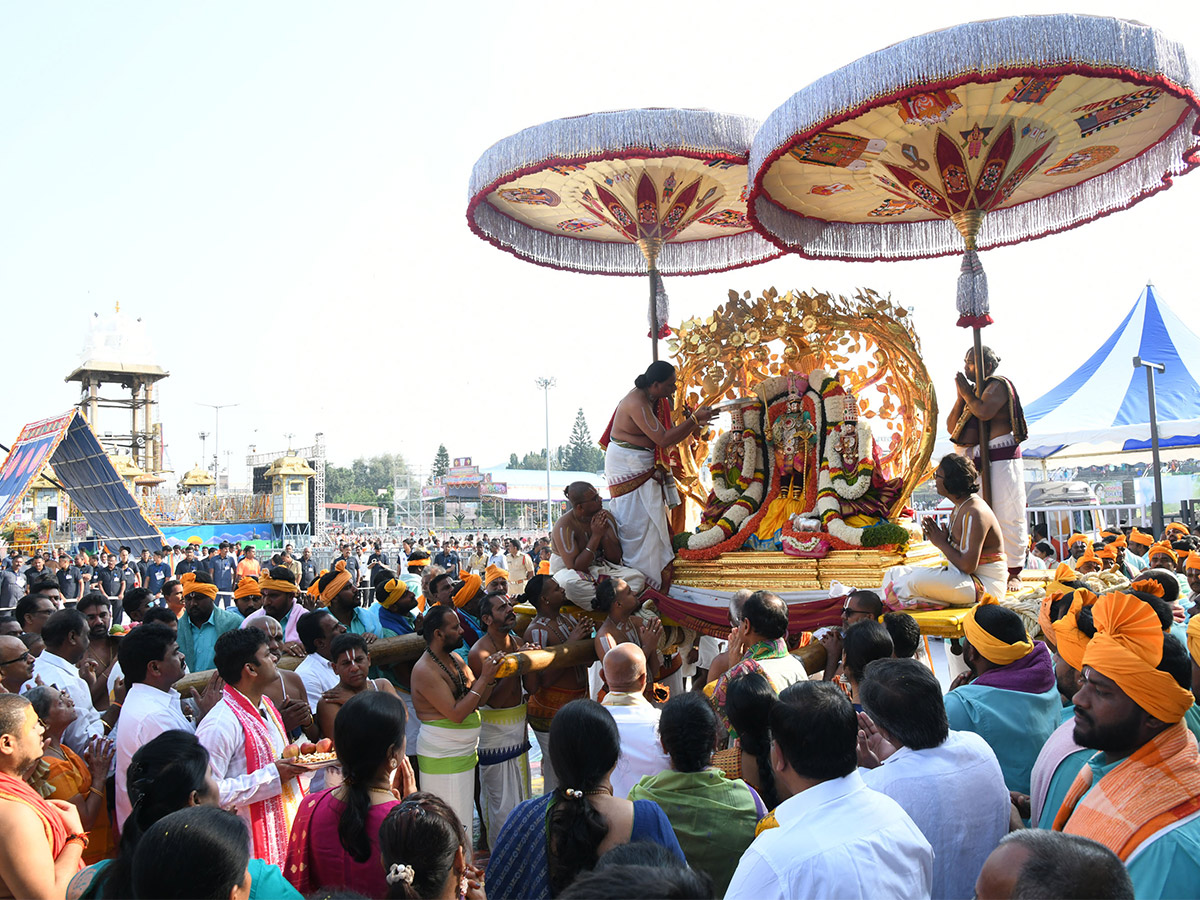 Sri Vari Navaratri Brahmotsavam 2023 Pictures  - Sakshi7