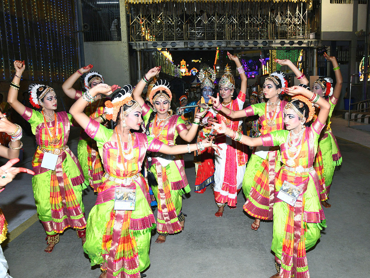 Tirumala Srivari Navaratri Brahmotsavam 2023 - Sarva Bhoopala Vahanam Photos - Sakshi21