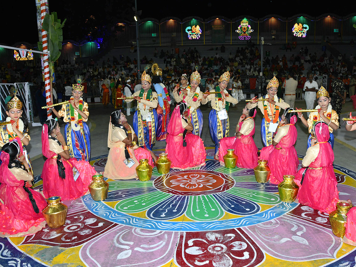 Tirumala Srivari Navaratri Brahmotsavam 2023 - Sarva Bhoopala Vahanam Photos - Sakshi15