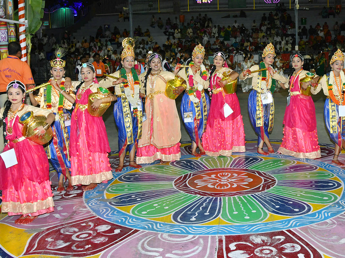 Tirumala Srivari Navaratri Brahmotsavam 2023 - Sarva Bhoopala Vahanam Photos - Sakshi16