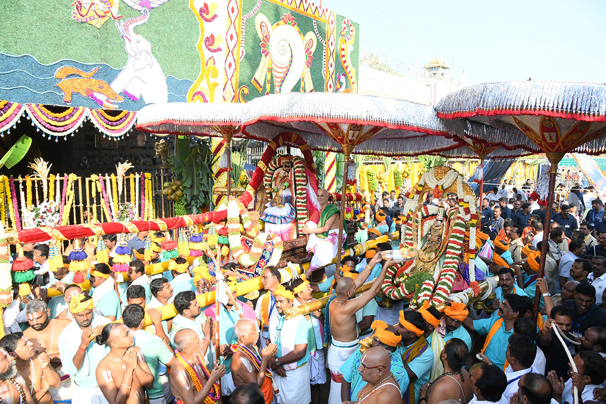 tirumala brahmothsavalu mohini avatharamu PHOTOS - Sakshi12