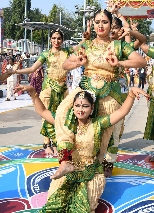 tirumala brahmothsavalu mohini avatharamu PHOTOS - Sakshi17