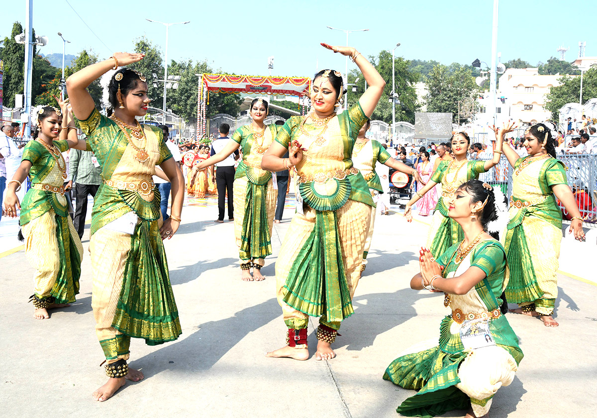 tirumala brahmothsavalu mohini avatharamu PHOTOS - Sakshi27