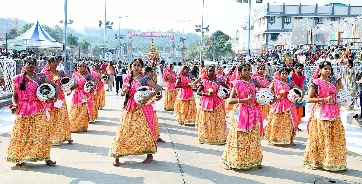 tirumala brahmothsavalu mohini avatharamu PHOTOS - Sakshi28