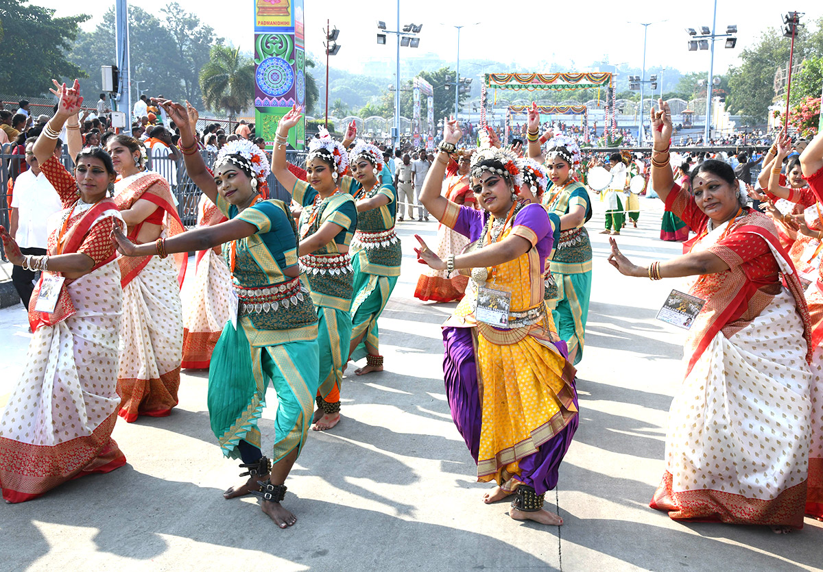 tirumala brahmothsavalu mohini avatharamu PHOTOS - Sakshi29