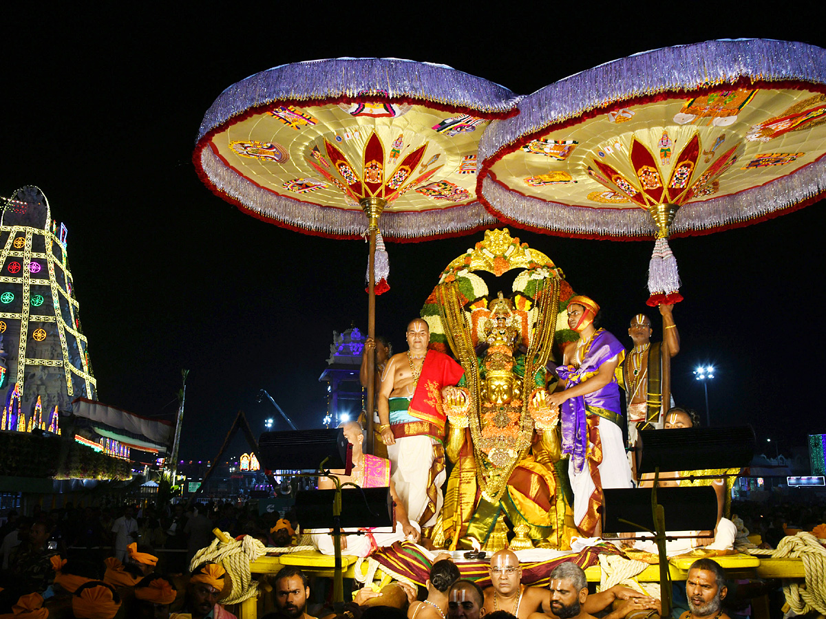 Tirumala Srivari Navaratri Brahmotsavam 2023 - Garuda Vahanam Photos - Sakshi7