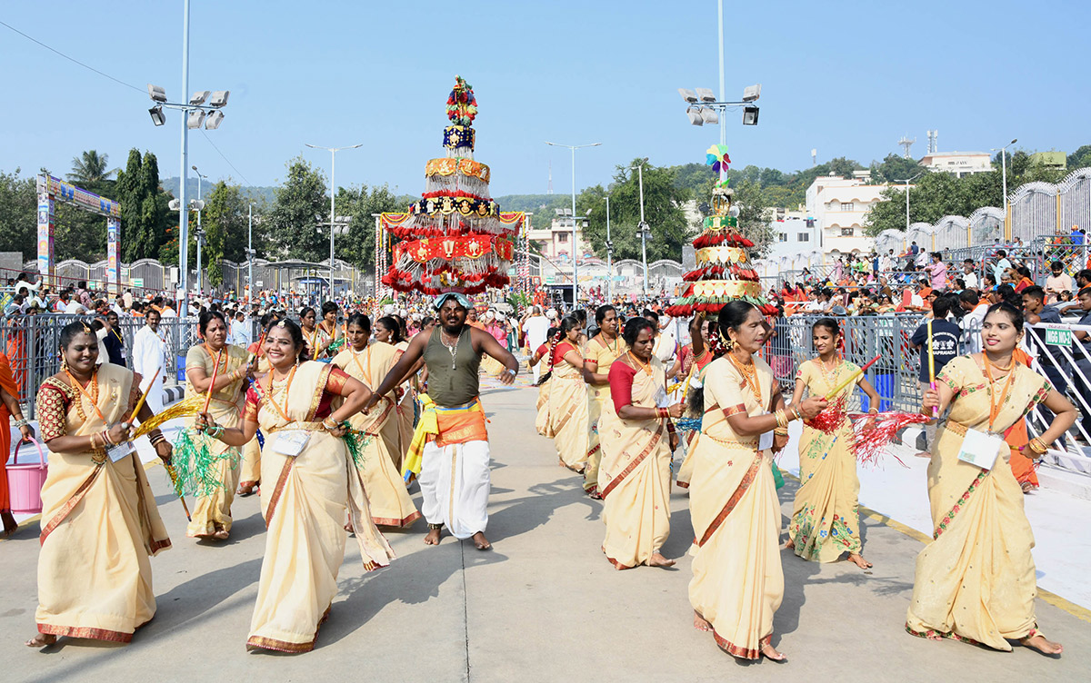 tirumala brahmothsavalu mohini avatharamu PHOTOS - Sakshi32