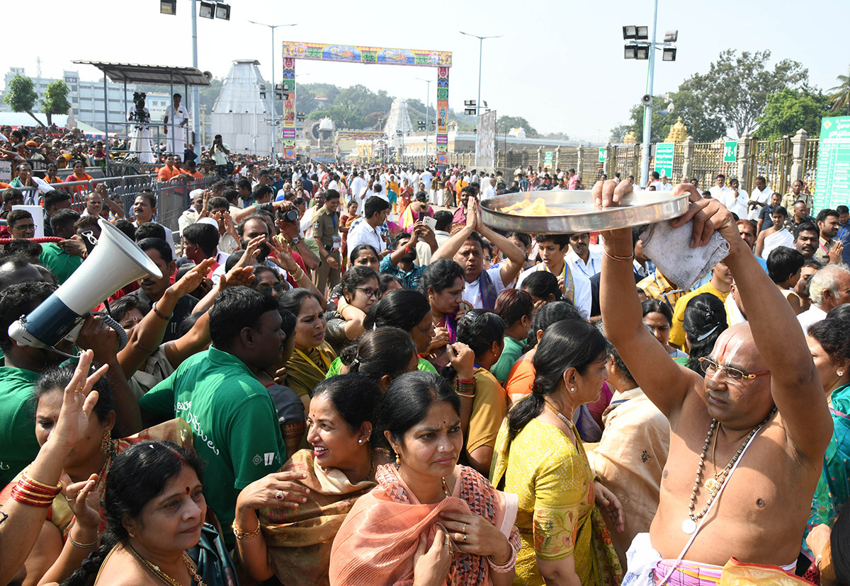 tirumala brahmothsavalu mohini avatharamu PHOTOS - Sakshi45