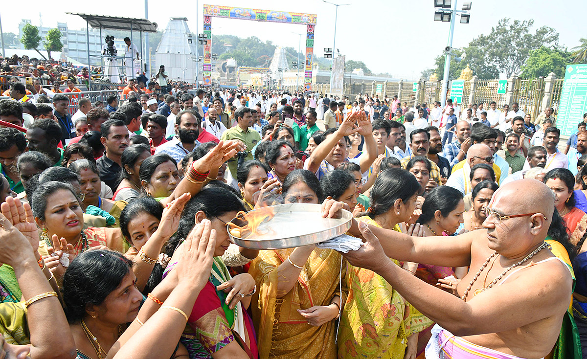 tirumala brahmothsavalu mohini avatharamu PHOTOS - Sakshi46