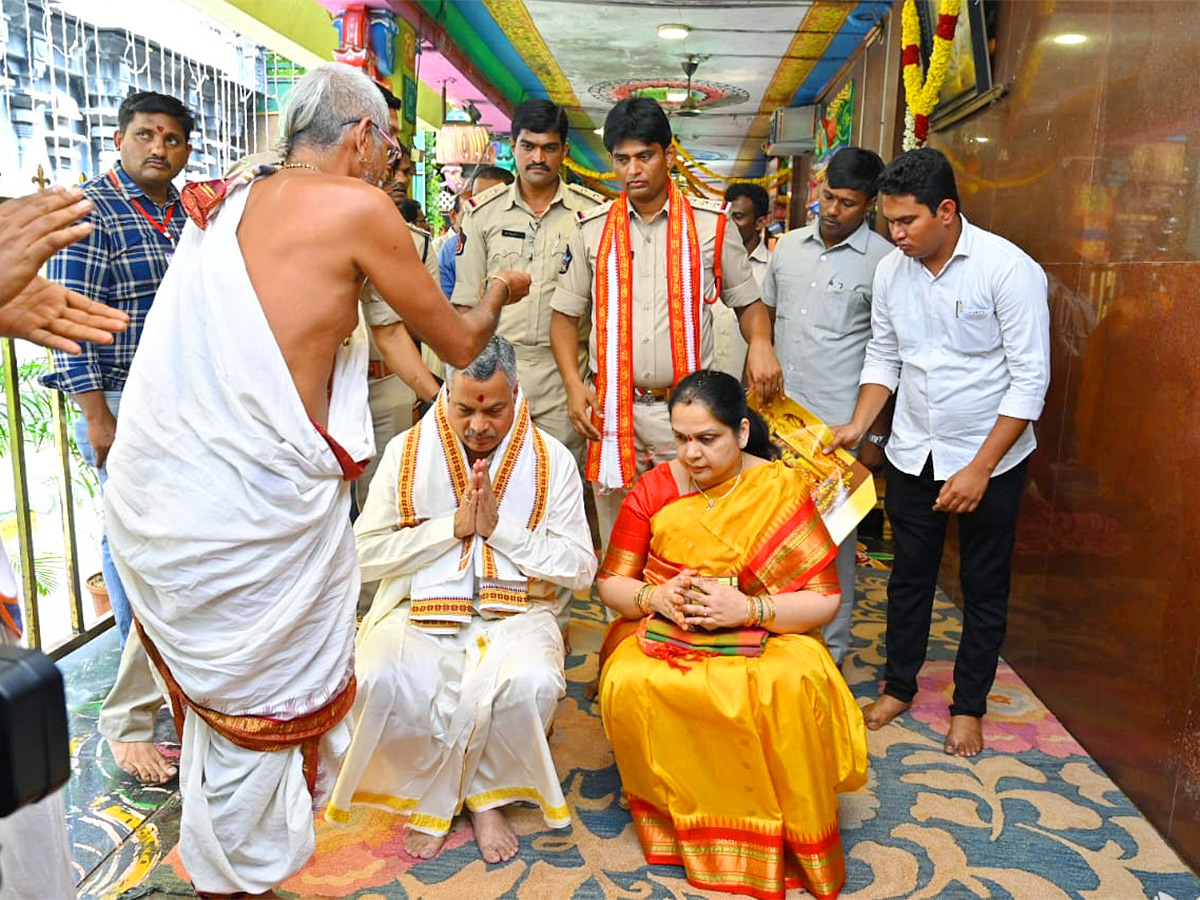 Navaratri Utsavalu Celebration 2023 at Vijayawada - Sakshi11