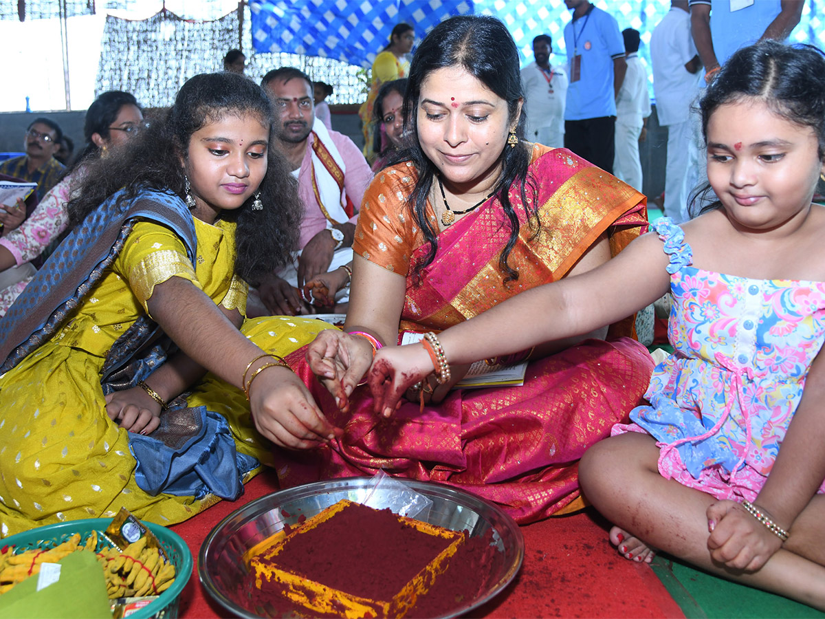 Navaratri Utsavalu Celebration 2023 at Vijayawada - Sakshi15