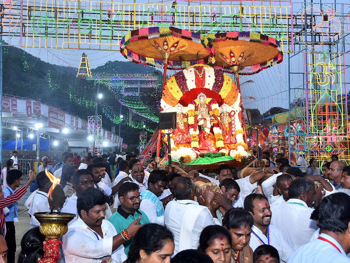 Navaratri Utsavalu Celebration 2023 at Vijayawada - Sakshi33