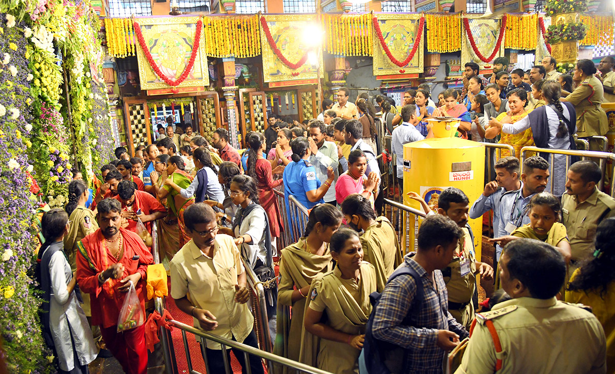 Navaratri Utsavalu Celebration 2023 at Vijayawada - Sakshi40