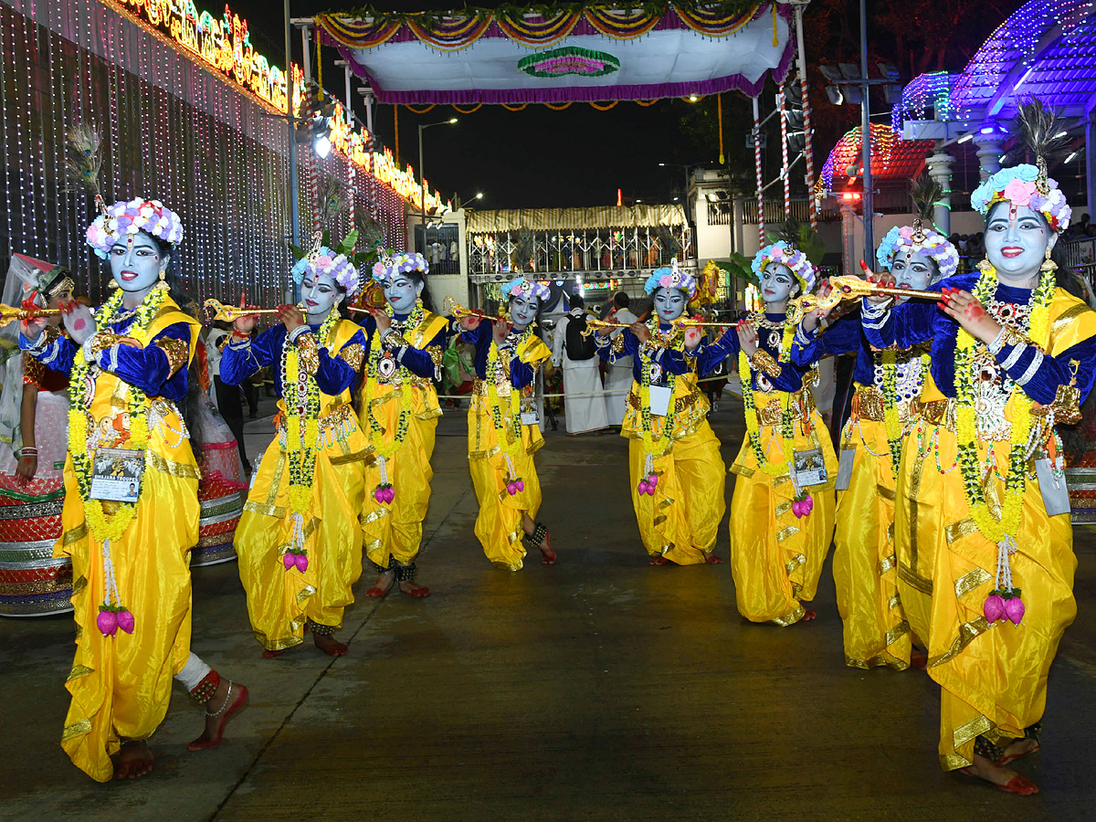 Tirumala Srivari Navaratri Brahmotsavam 2023 - Garuda Vahanam Photos - Sakshi19