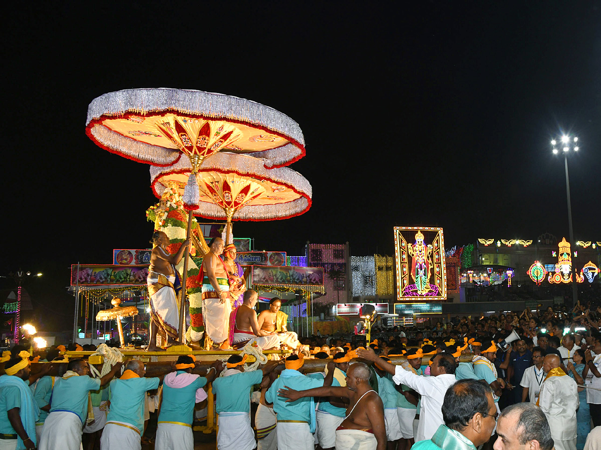 Tirumala Srivari Navaratri Brahmotsavam 2023 - Garuda Vahanam Photos - Sakshi31