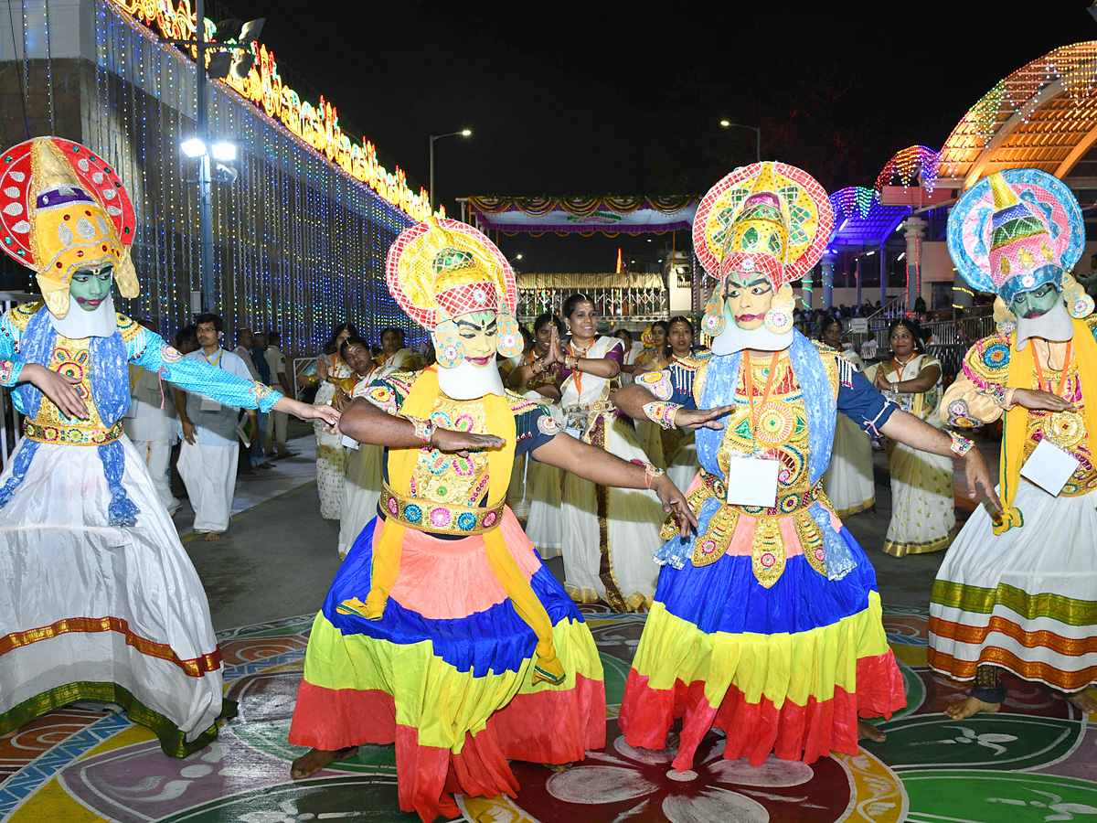 Tirumala Srivari Navaratri Brahmotsavam 2023 - Garuda Vahanam Photos - Sakshi16