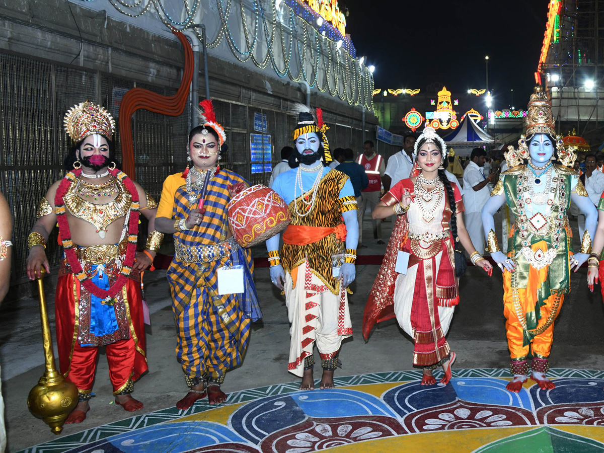 Tirumala Srivari Navaratri Brahmotsavam 2023 - Garuda Vahanam Photos - Sakshi17