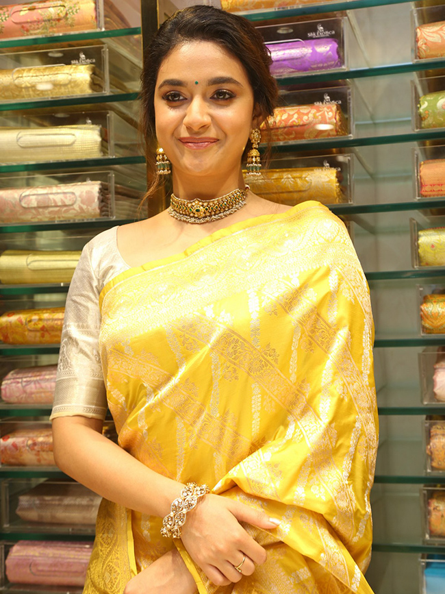 Actress keerthy suresh launches cmr shopping mall at Balapur Photos - Sakshi29