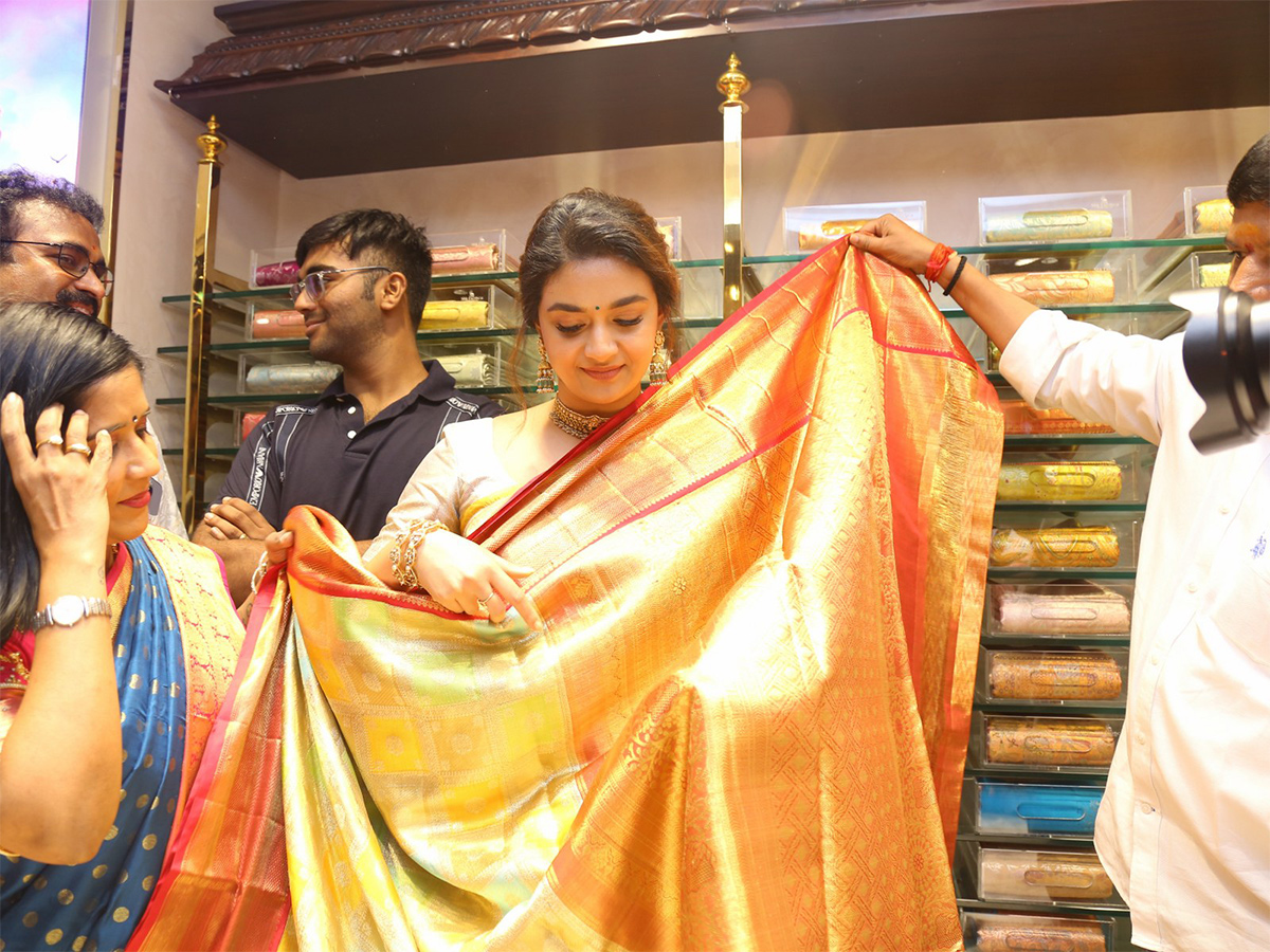 Actress keerthy suresh launches cmr shopping mall at Balapur Photos - Sakshi6