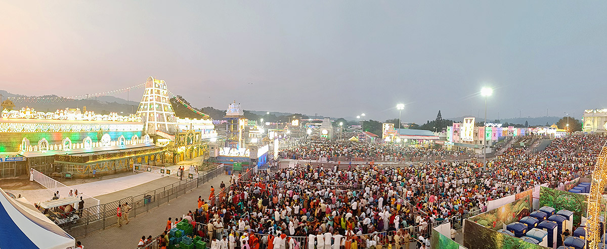 Huge Devotees Rush At Tirumala - Sakshi3