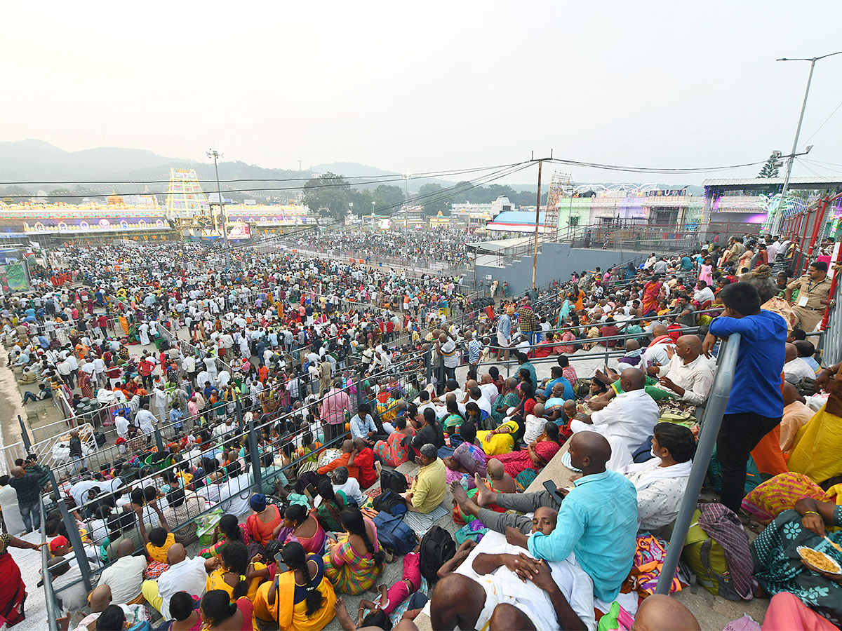 Huge Devotees Rush At Tirumala - Sakshi5