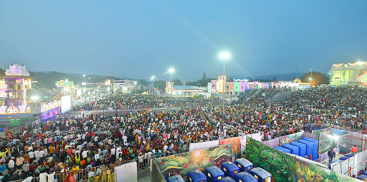 Huge Devotees Rush At Tirumala - Sakshi6