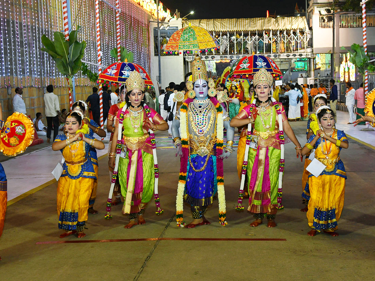 Tirumala Srivari Navaratri Brahmotsavam 2023 - Pushpaka Vimanam Photos - Sakshi8