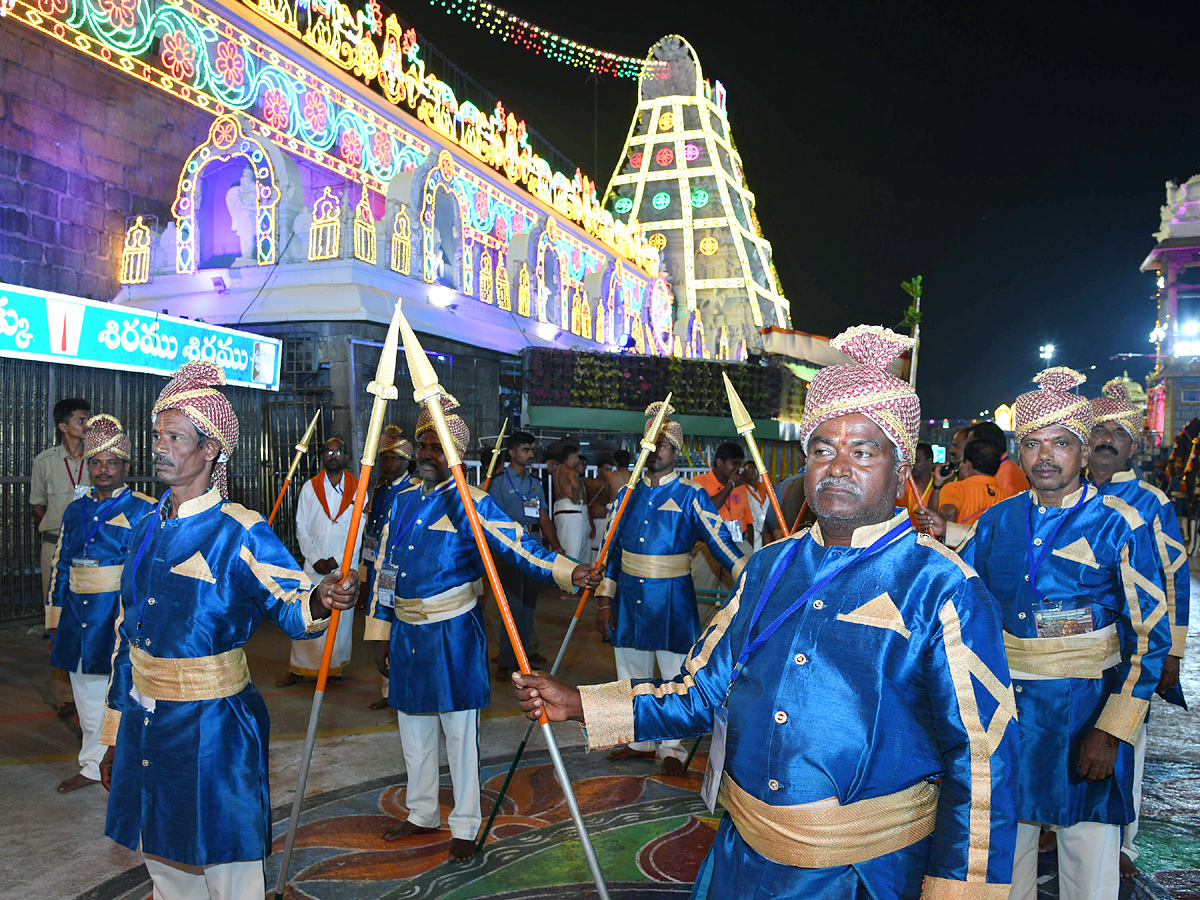 Tirumala Srivari Navaratri Brahmotsavam 2023 - Pushpaka Vimanam Photos - Sakshi18