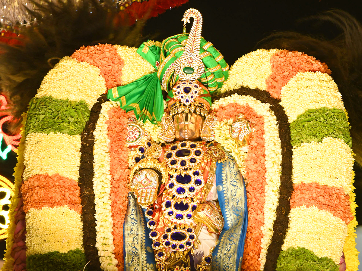 Tirumala Srivari Navaratri Brahmotsavam 2023 - Pushpaka Vimanam Photos - Sakshi7