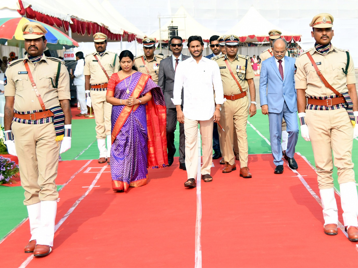 CM YS Jagan Participated Police Commemoration Day 2023 - Sakshi24