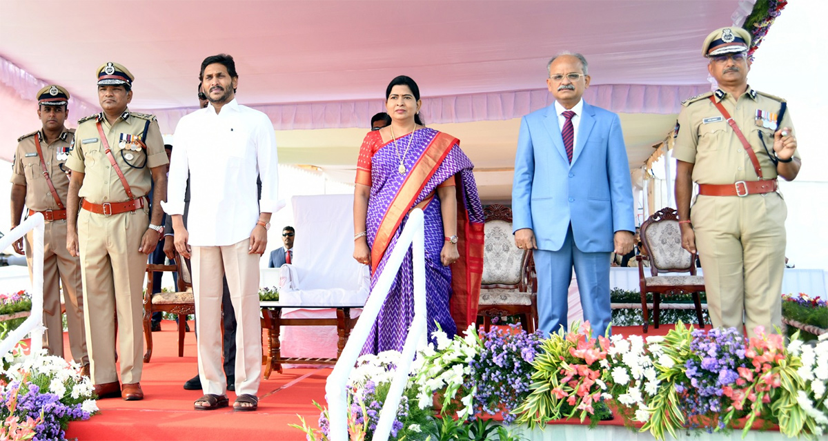 CM YS Jagan Participated Police Commemoration Day 2023 - Sakshi42