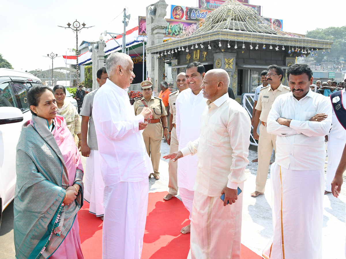 Andhra Pradesh Governor Abdul Nazeer Visited Tirumala PHotos - Sakshi12