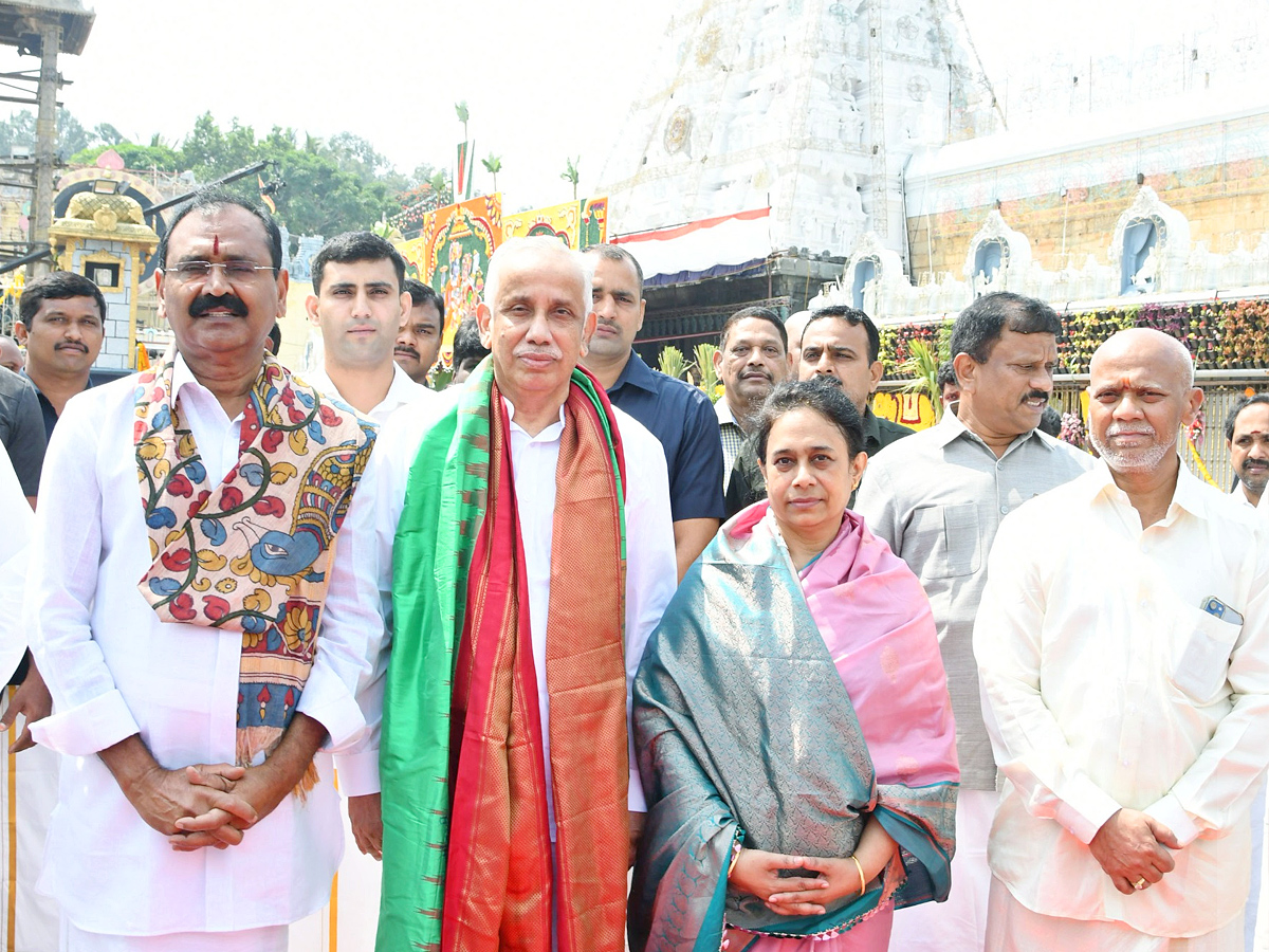 Andhra Pradesh Governor Abdul Nazeer Visited Tirumala PHotos - Sakshi3