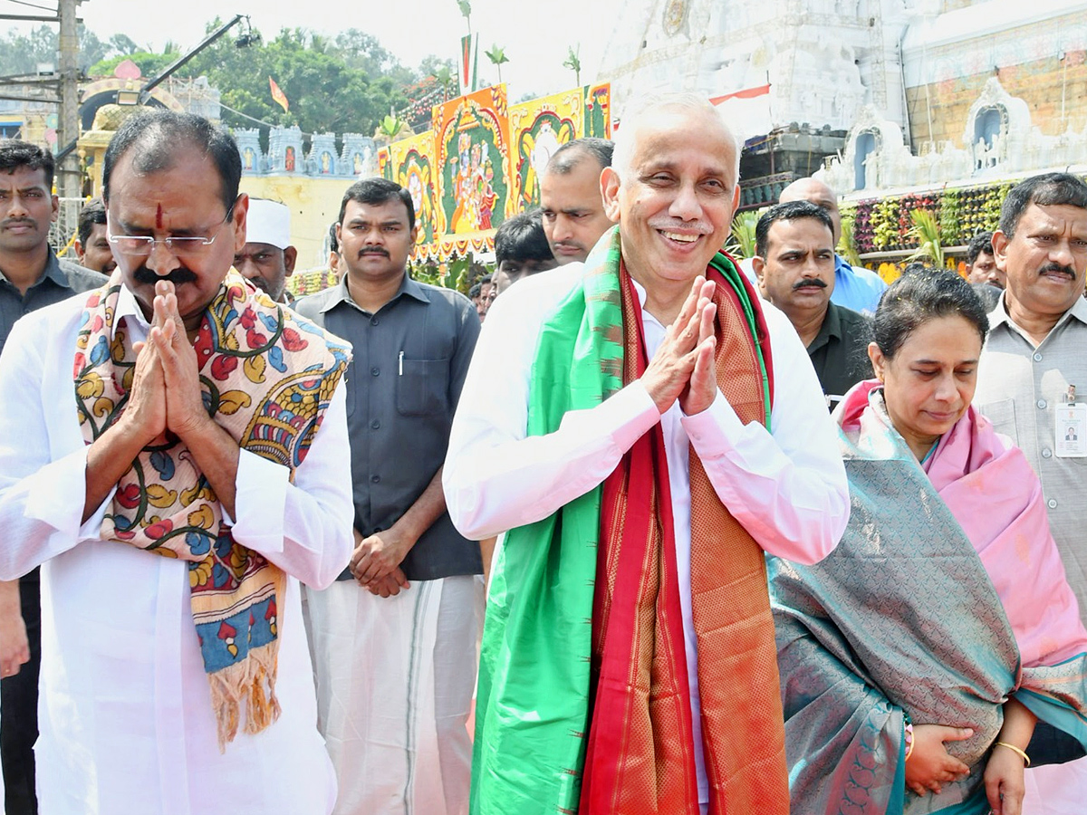 Andhra Pradesh Governor Abdul Nazeer Visited Tirumala PHotos - Sakshi4