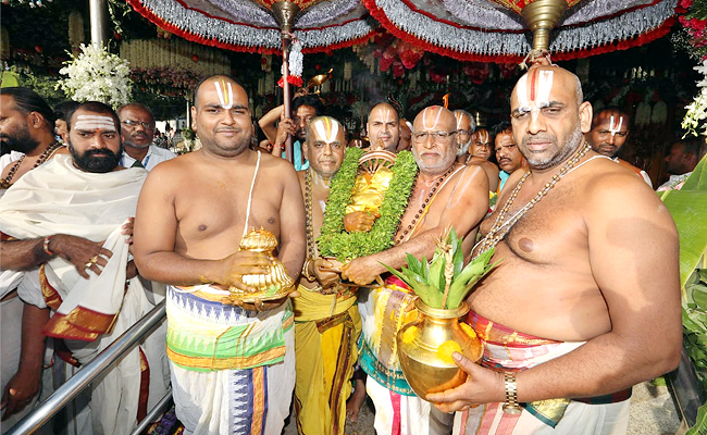 Tirumala Brahmotsavam 2023 Ends With Chakra Snanam Photos - Sakshi1