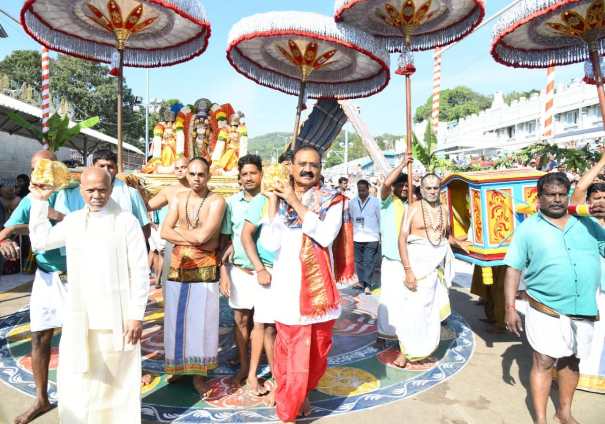 Tirumala Brahmotsavam 2023 Ends With Chakra Snanam Photos - Sakshi6