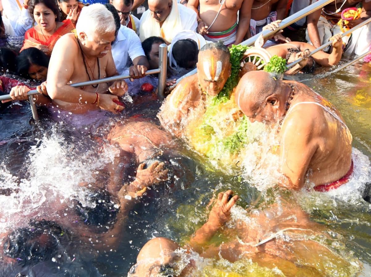 Tirumala Brahmotsavam 2023 Ends With Chakra Snanam Photos - Sakshi18