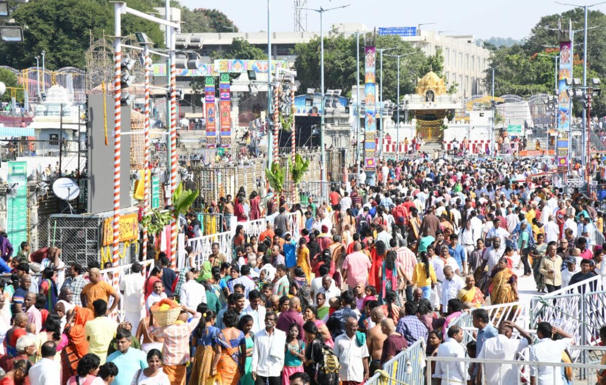 Tirumala Brahmotsavam 2023 Ends With Chakra Snanam Photos - Sakshi30