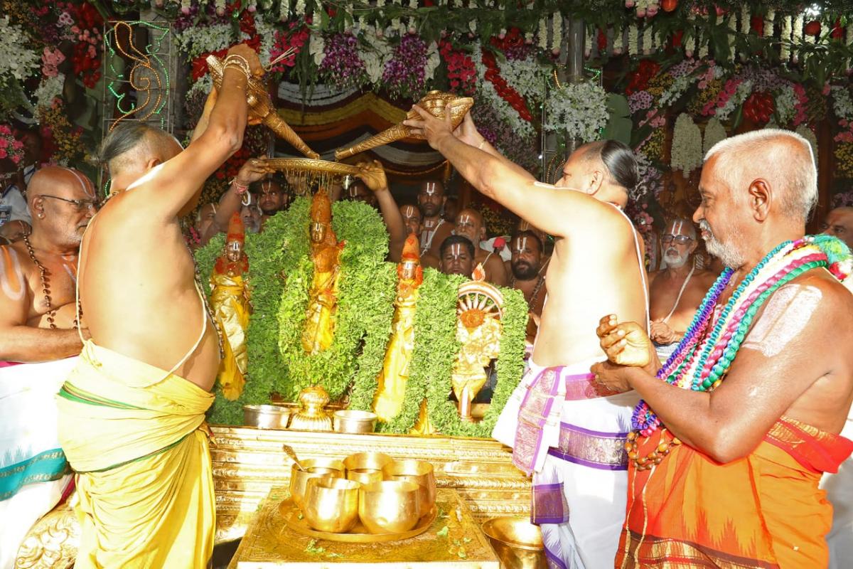 Tirumala Brahmotsavam 2023 Ends With Chakra Snanam Photos - Sakshi38