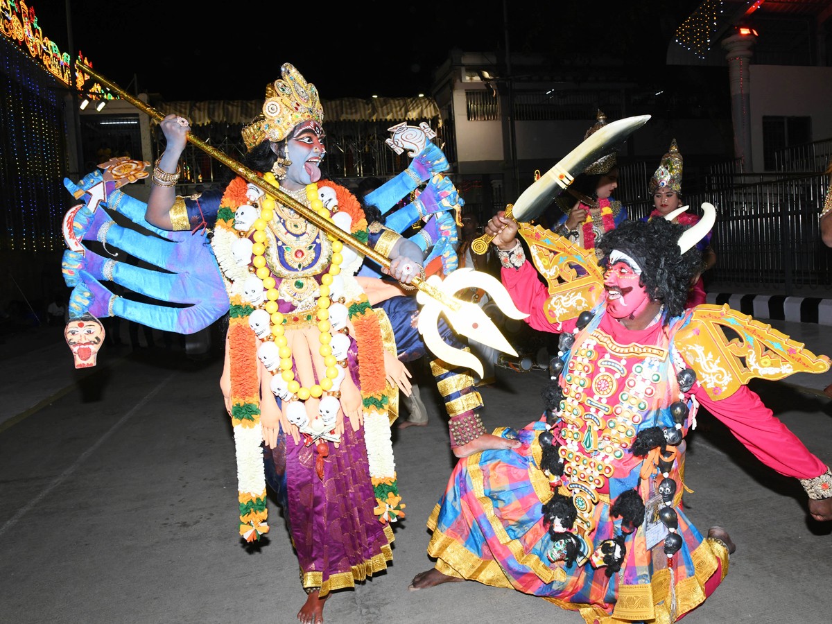 Sri Malayappa Swamy Navarathri Ustavam On Golden Horse Chariot - Sakshi10