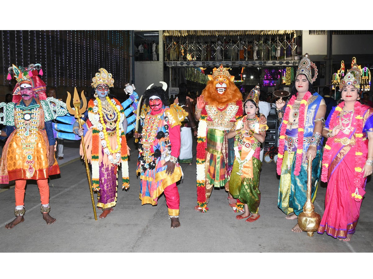 Sri Malayappa Swamy Navarathri Ustavam On Golden Horse Chariot - Sakshi30