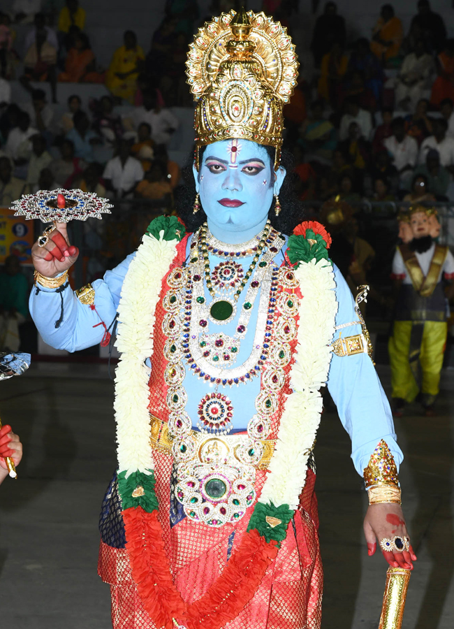 Sri Malayappa Swamy Navarathri Ustavam On Golden Horse Chariot - Sakshi32