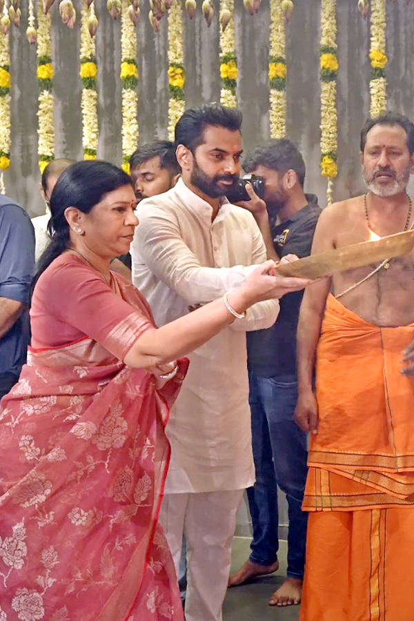 Megastar Chiranjeevi And Vassishta Mega156 Pooja Ceremony Photo Gallery - Sakshi13