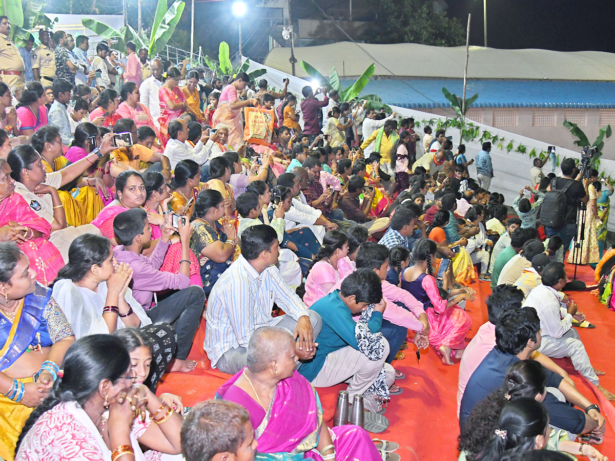 Sri Kanaka Durga and Malleswara Swami in Hamsa Vahanam photos - Sakshi10