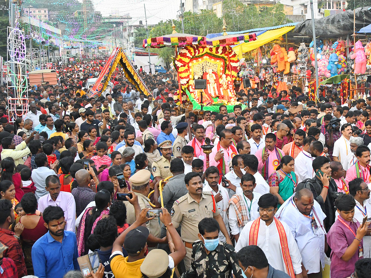 Sri Kanaka Durga and Malleswara Swami in Hamsa Vahanam photos - Sakshi12