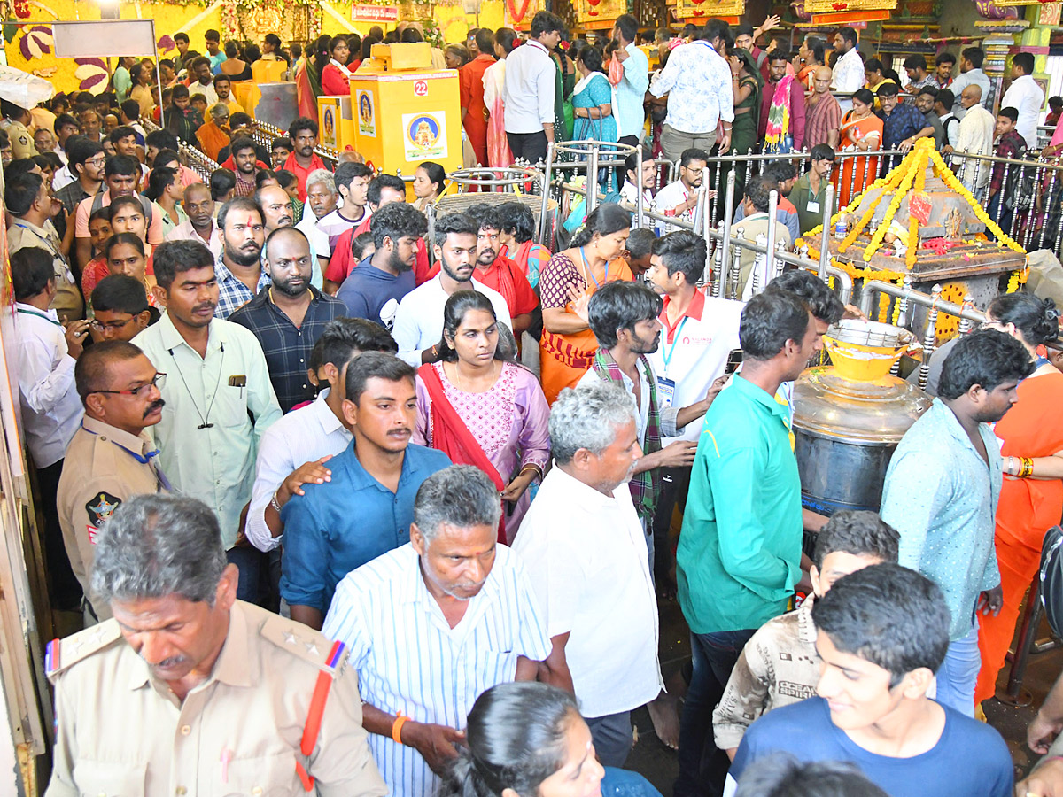 Sri Kanaka Durga and Malleswara Swami in Hamsa Vahanam photos - Sakshi22