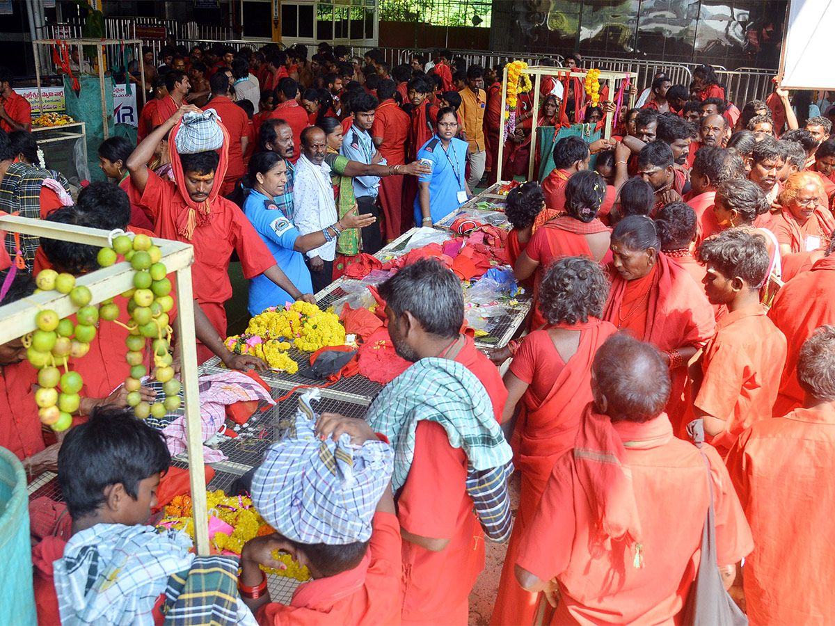 Indrakeeladri Bhavani Deeksha Photos - Sakshi14