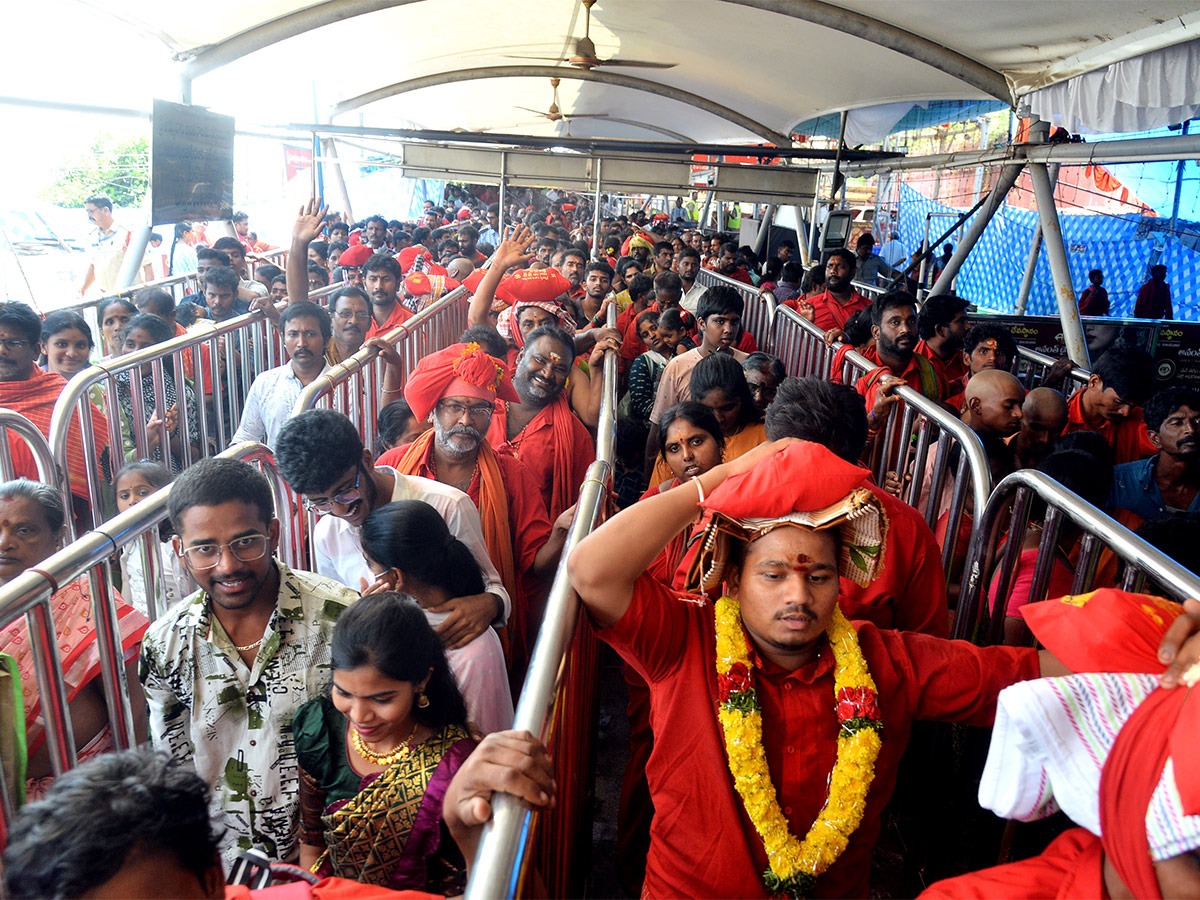 Indrakeeladri Bhavani Deeksha Photos - Sakshi15